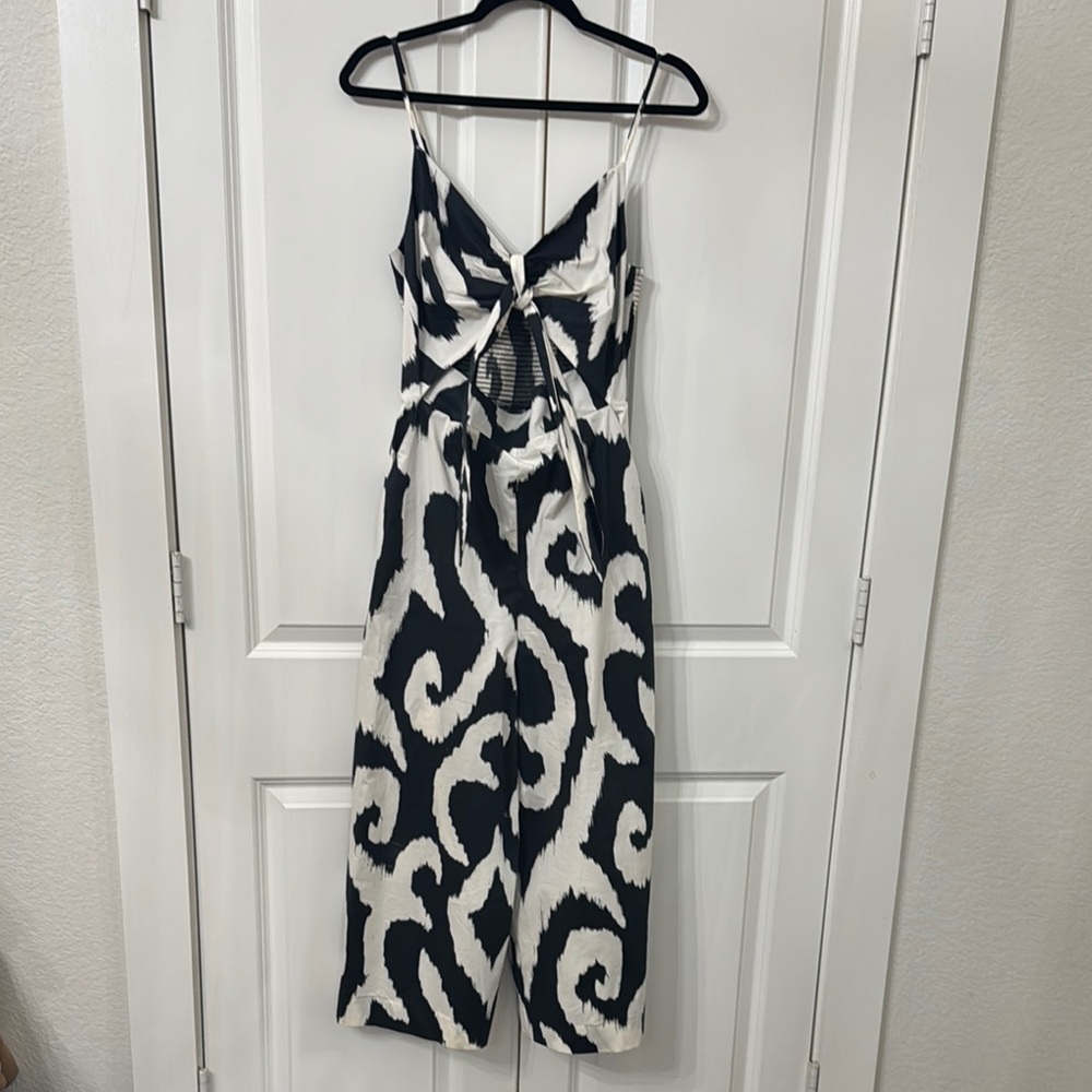Express Black and White Abstract Jumpsuit with Spaghetti Straps - Picture 4 of 4